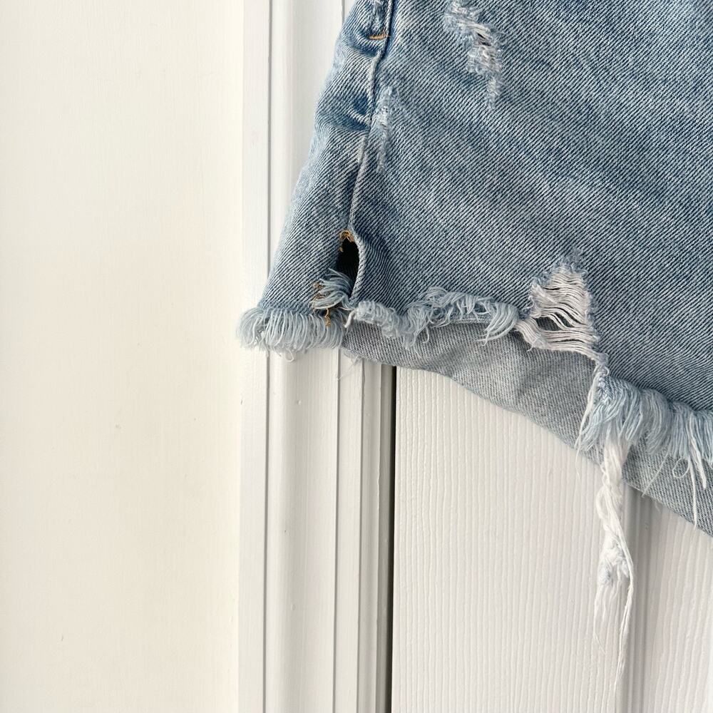 Agolde Parker Vintage Distressed Cut Off Denim Shorts in Swapmeet 26 - Picture 3 of 14